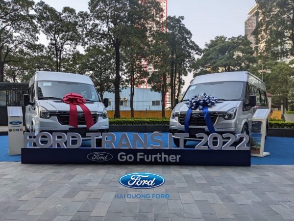 Ford Transit 2023 thế hệ mới phong cách ấn tượng và sang trọng
